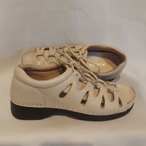 Propet Womens Beige Ghillie Walker Leather Sandals/Shoes Size 7
